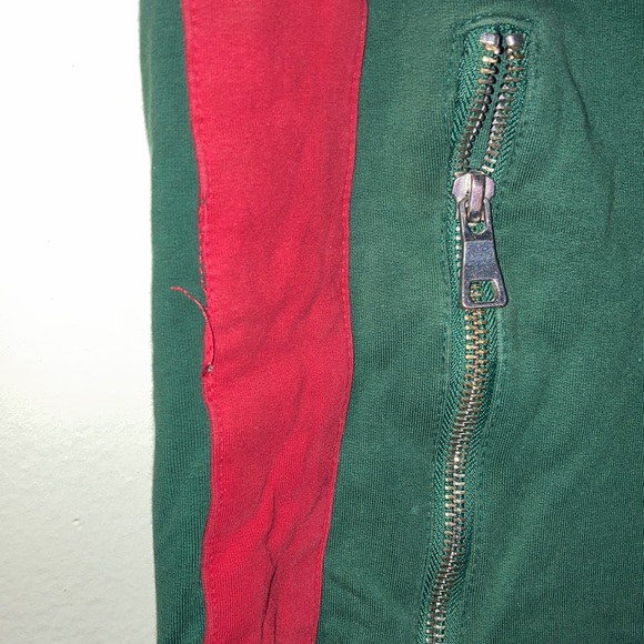 Green stretchy unisex shorts with red on both sides - Picture 3 of 3